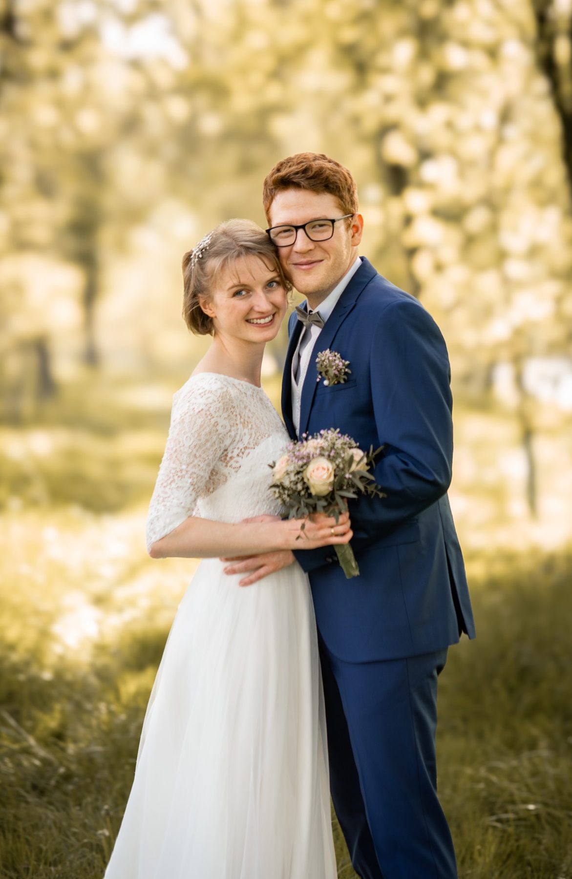 Romantisches Abendportrait von Clara und Andreas bei ihrer Hochzeit in Ettenheim
