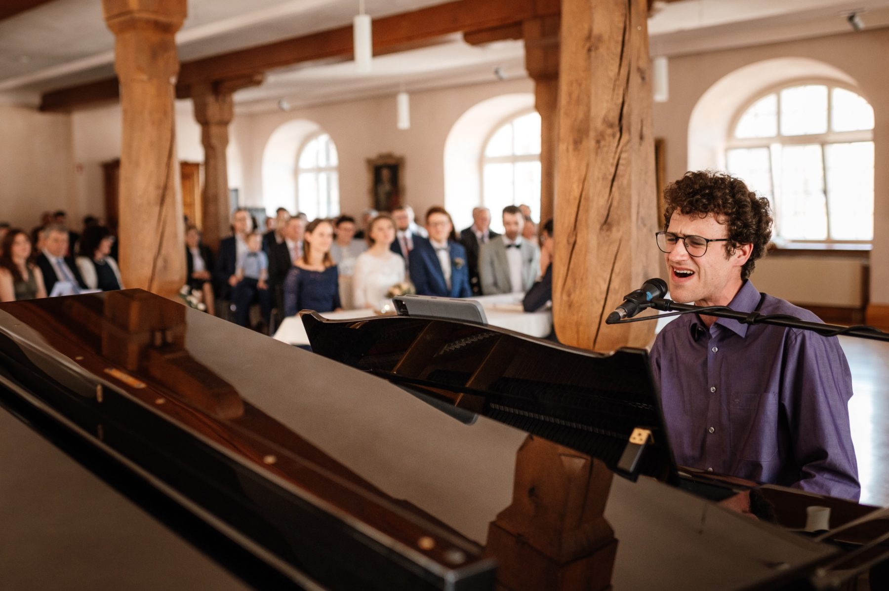 Ausgelassene Stimmung bei der Hochzeitsfeier im Haus am Teich in Ettenheim