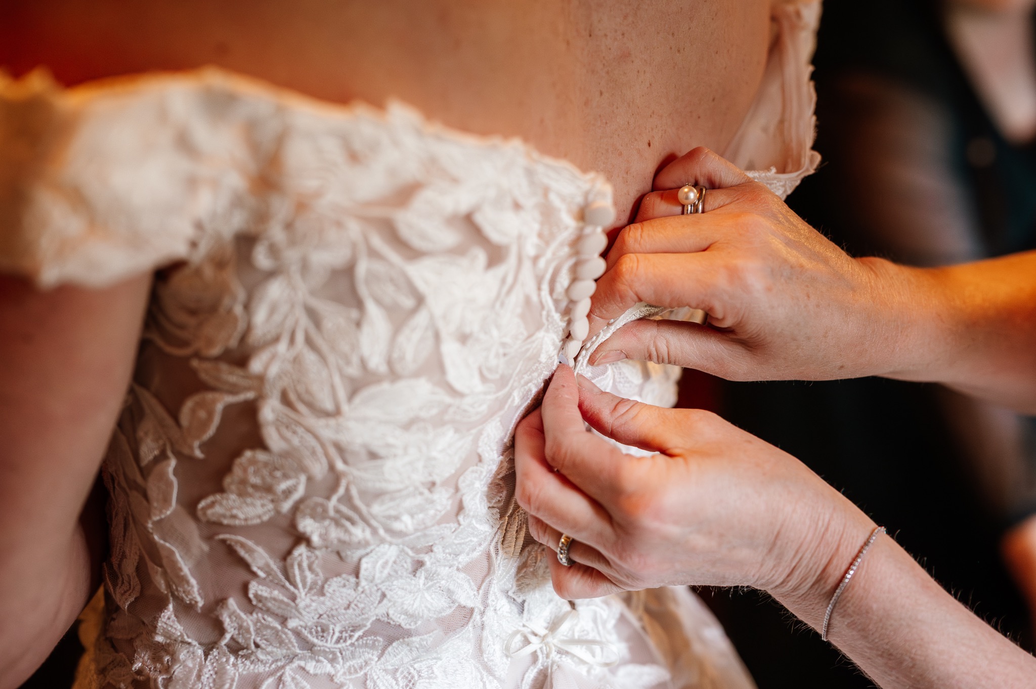 Hochzeit Schwarzwald Ortenau – Brautpaar bei freier Trauung