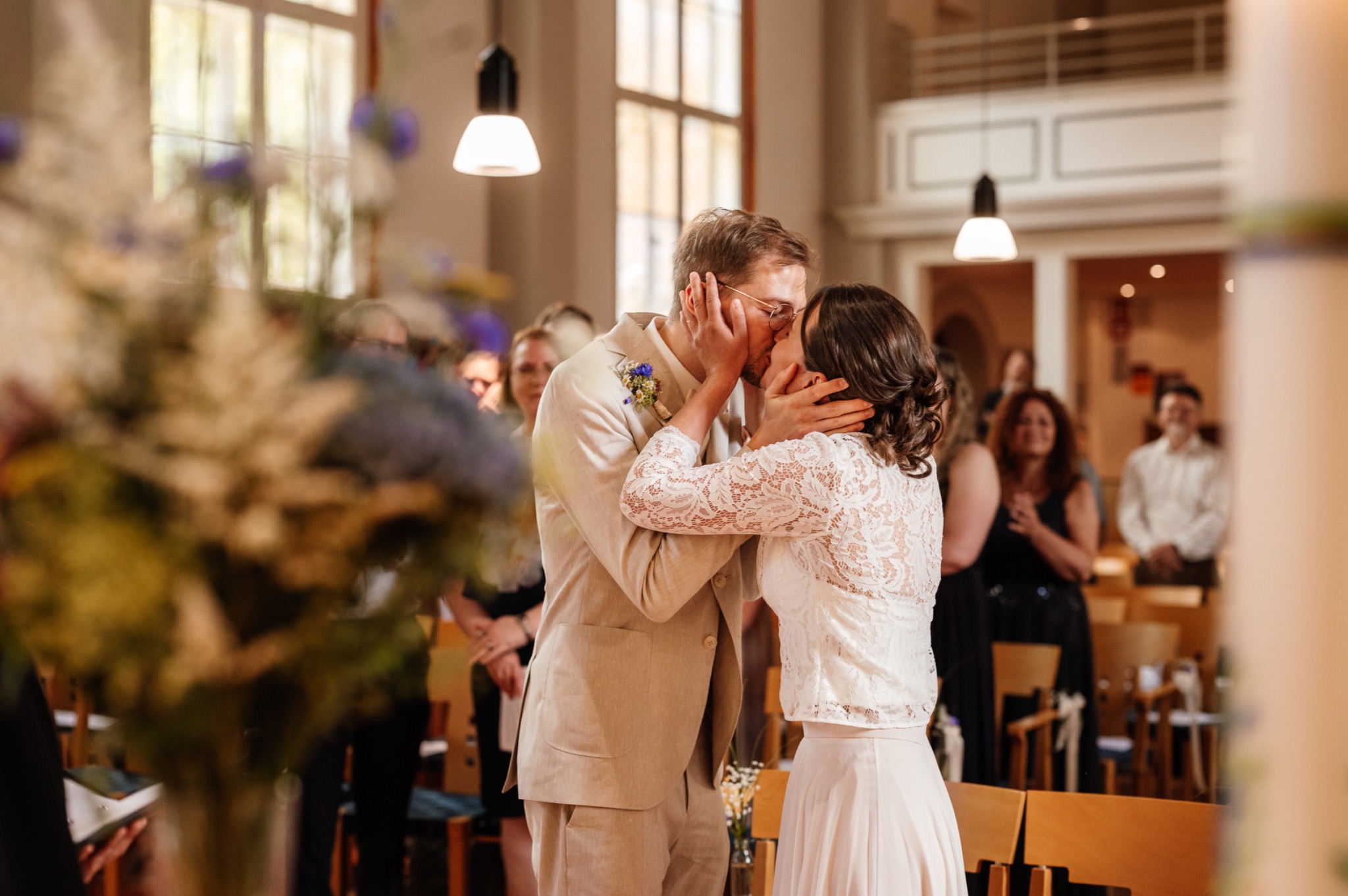 Kirchliche Hochzeit Freiburg Friedenskirche – Brautpaar