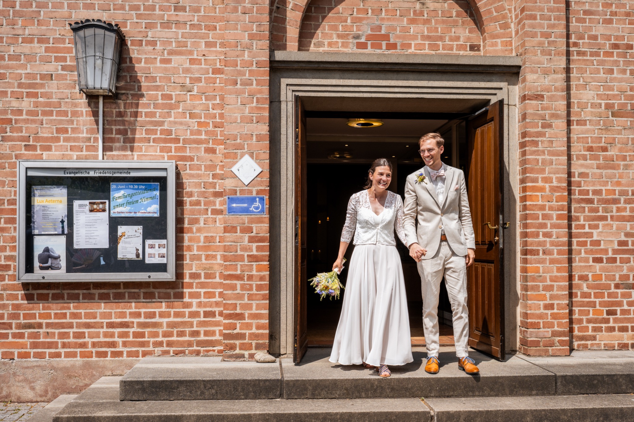 Brautpaar Friedenskirche Freiburg – Hochzeitsreportage