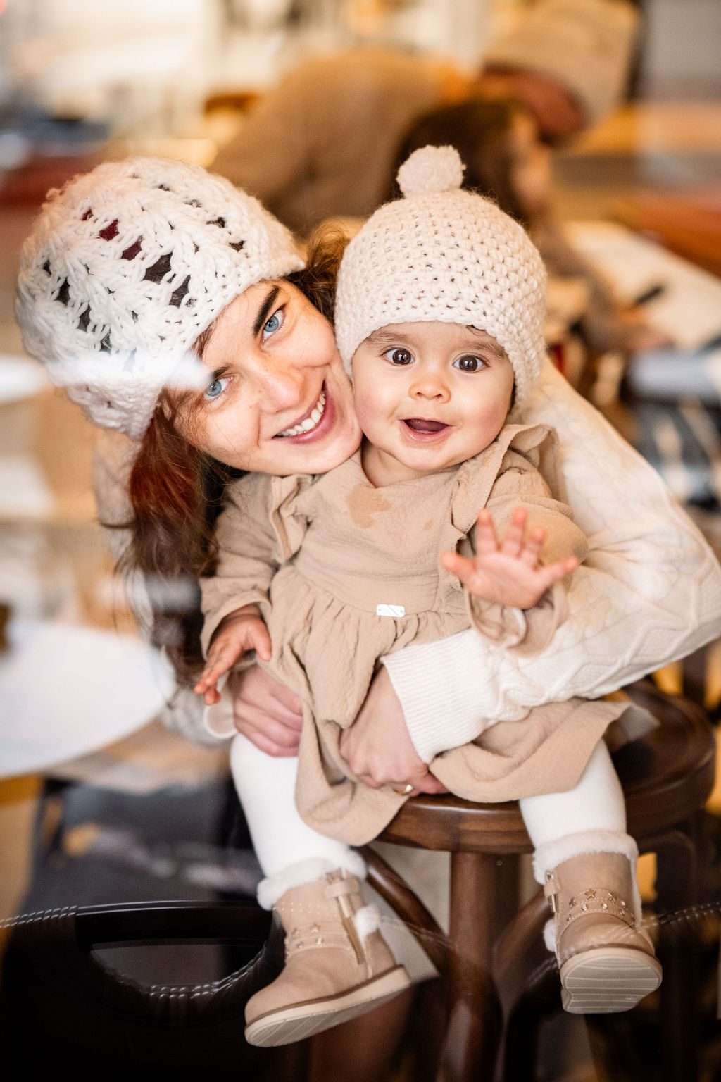 Portrait von Eltern mit Kleinkind und Baby in Strasbourg