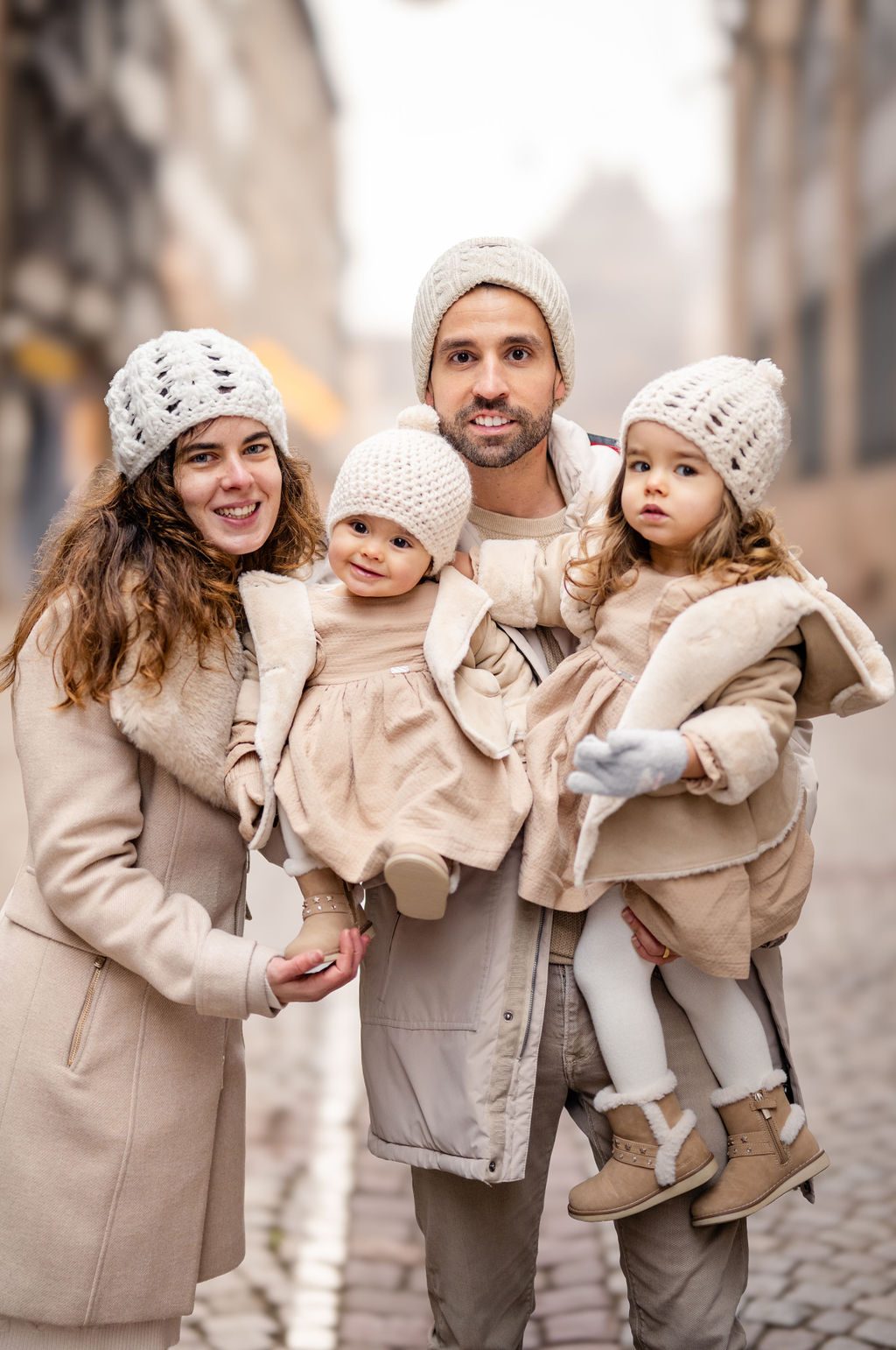 Familienportrait in Strasbourg – natürliche Familienfotografie