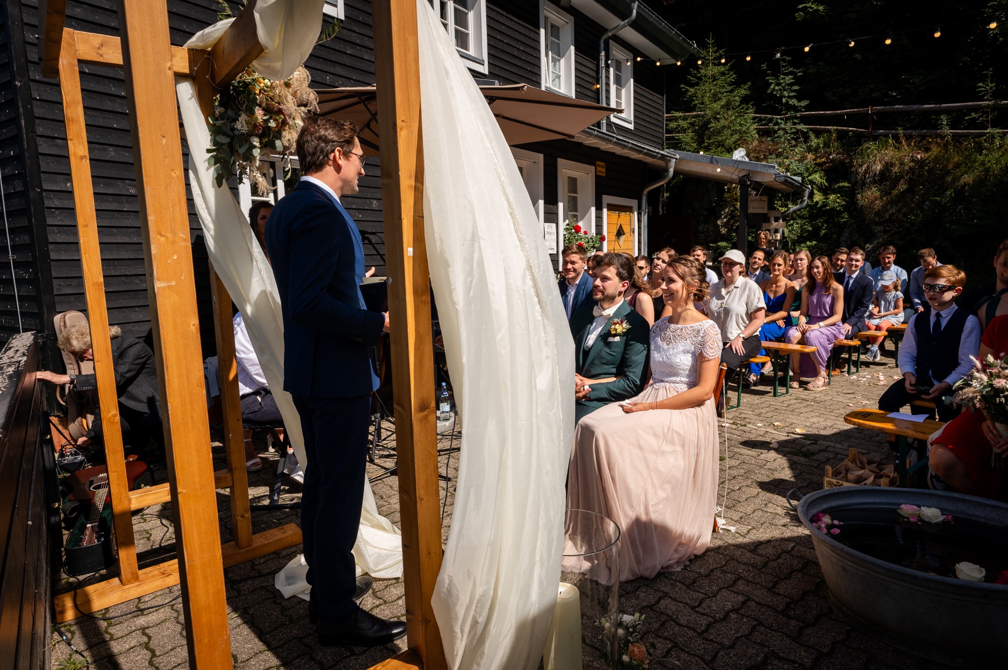 Freie Trauung Talvogtei – natürliche Hochzeitsfotos