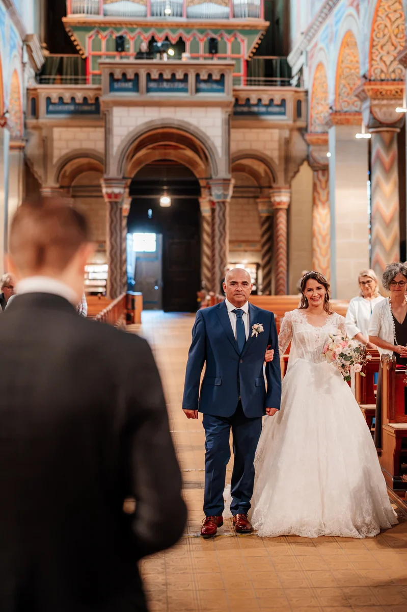Sandra und Matthias beim Einzug in die Stadtkirche St. Marien