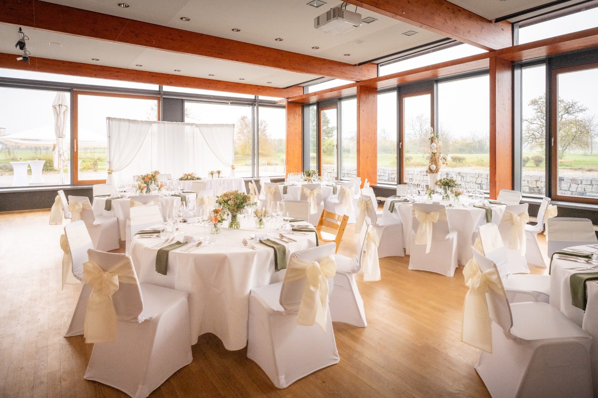 Stimmungsvolle Hochzeitsfeier im Kultur & Bürgerhaus Denzlingen – Sektempfang