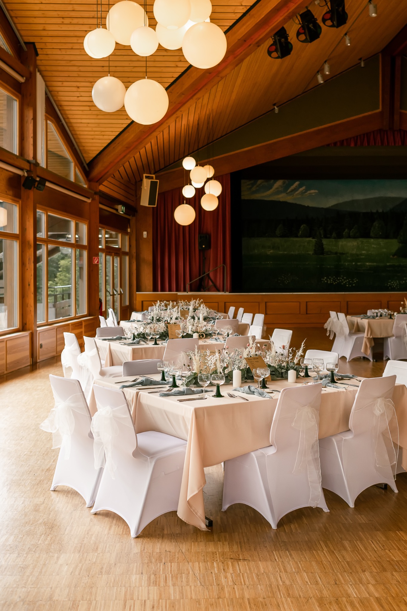 Kirchliche Hochzeit Schwarzwald – Brautpaar Einzug
