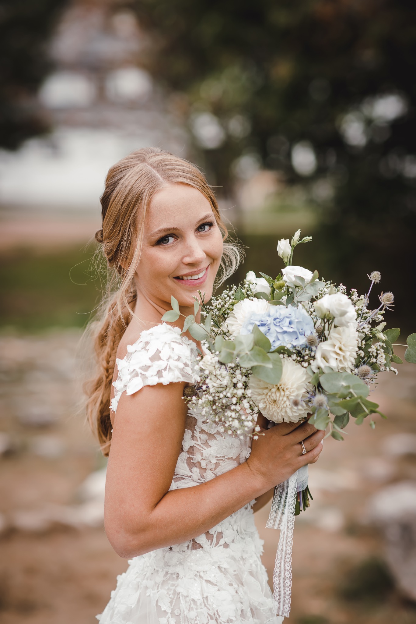 Kirchliche Hochzeit Schwarzwald – Brautpaar Natur